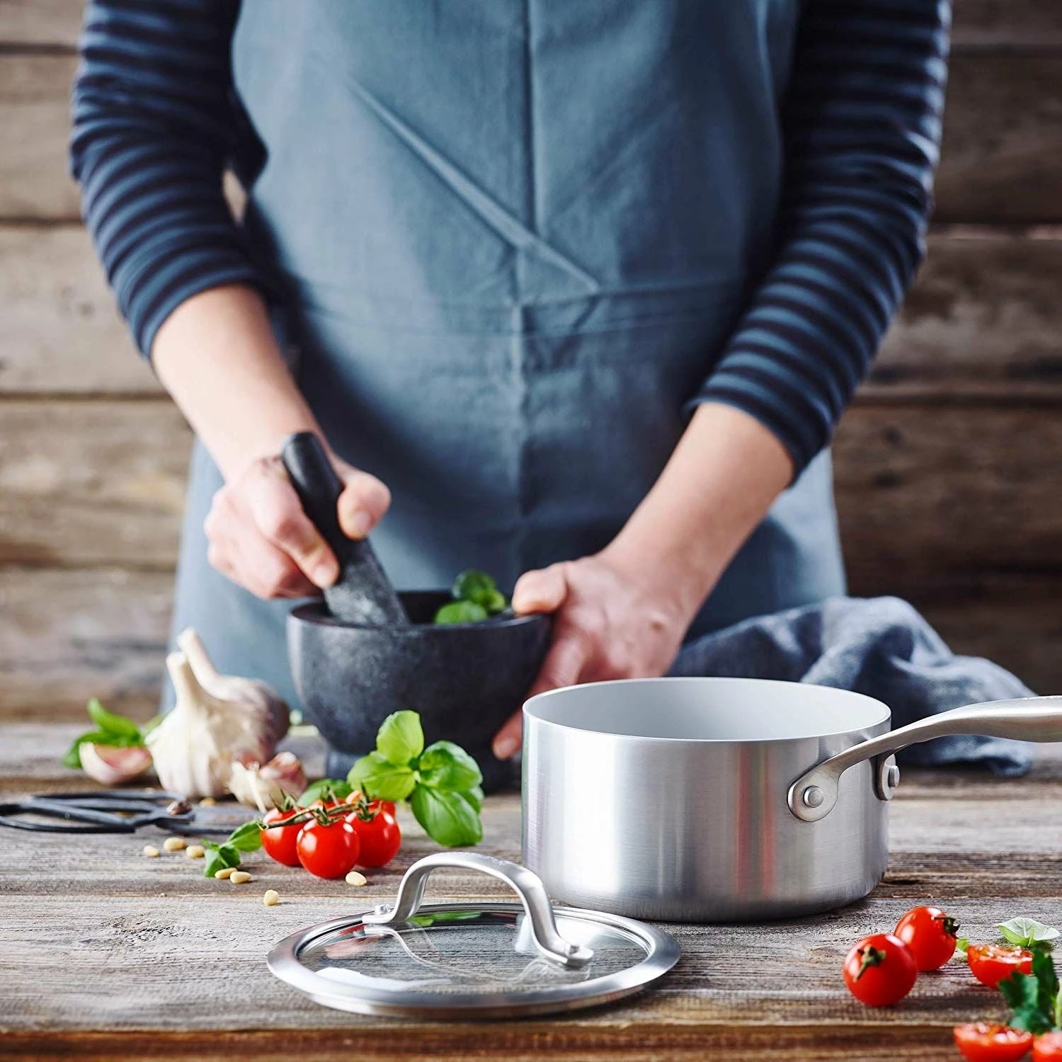 GreenPan Venice Pro Evershine 1.6-Quart Saucepan With Lid - Image 2