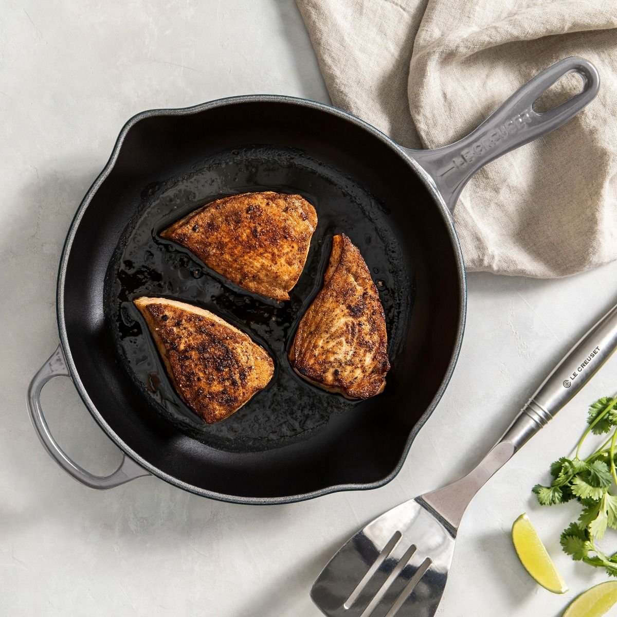 Le Creuset 9" Classic Skillet | Oyster 10 Le Creuset 9" Classic Skillet | Oyster - Image 8