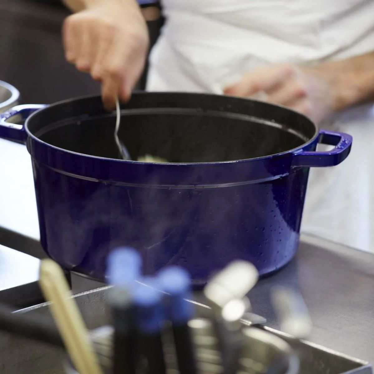 Staub 9 Qt. Round Cocotte/Dutch Oven | Dark Blue - Image 4