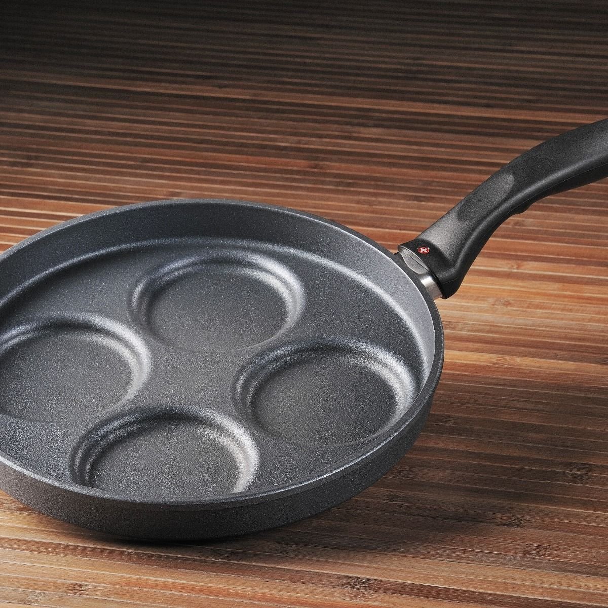 Swiss Diamond | HD Plett/Pancake Pan - 10.25" 5 Swiss Diamond | HD Plett/Pancake Pan - 10.25" - Image 3