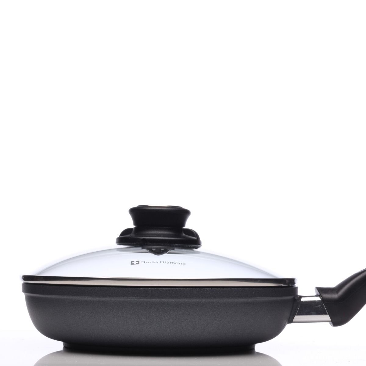 Swiss Diamond | HD Fry Pan with Lid - 8" Swiss Diamond | HD Fry Pan With Lid - 8" -STAUB Shop 6420c 4 2017 10 27 20 11 39 utc