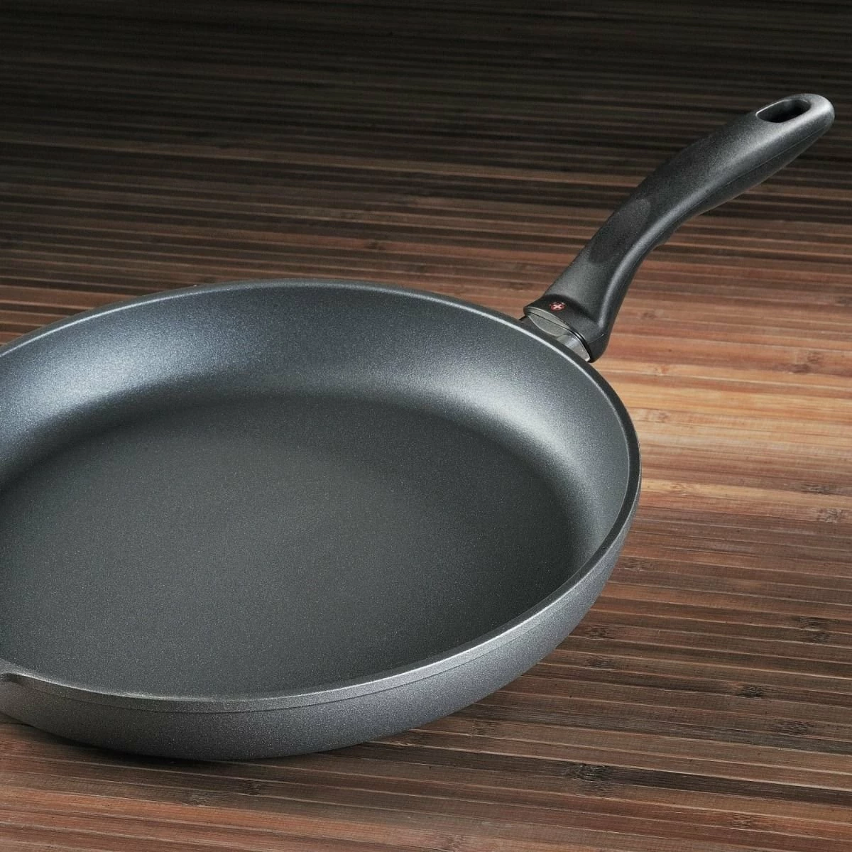 Swiss Diamond | HD Fry Pan - 12.5" - Image 2