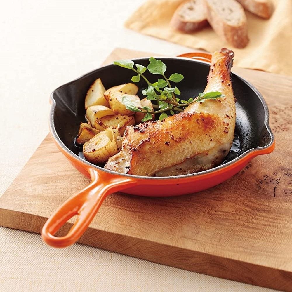 Le Creuset 9" Classic Skillet | Flame Le Creuset 9" Classic Skillet | Flame -STAUB Shop 71gt uaay5l. ac sl1500