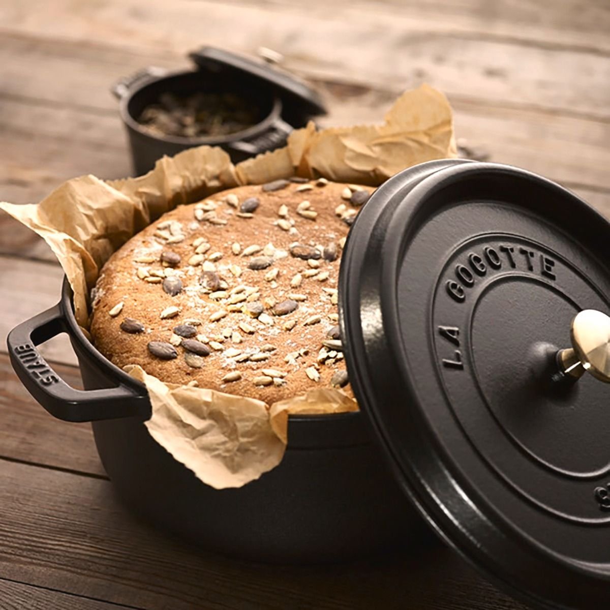Staub 5.5 Qt. Round Cocotte/Dutch Oven | Matte Black Staub 5.5 Qt. Round Cocotte/Dutch Oven | Matte Black -STAUB Shop 872078000301 4 ls 1