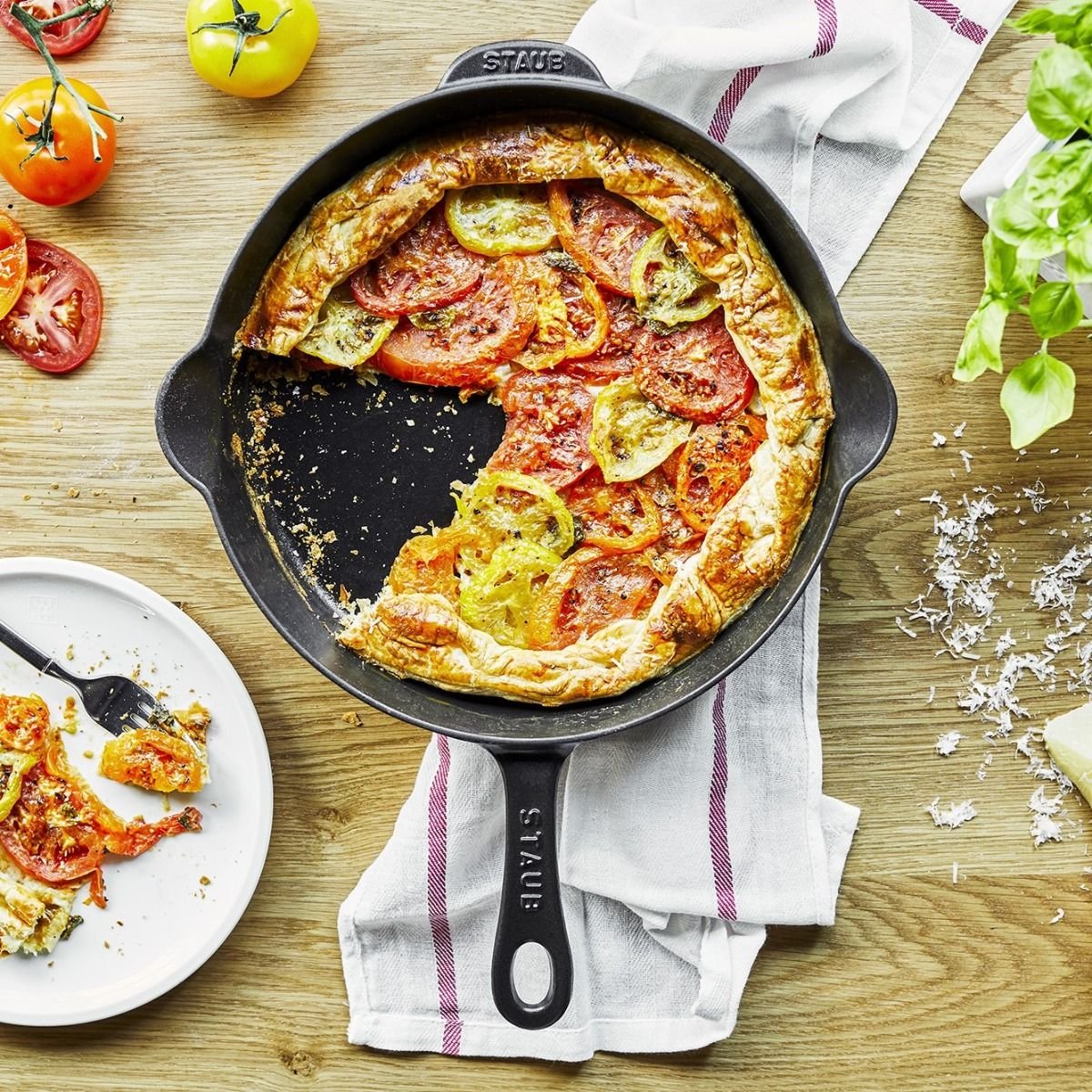 Staub 12" Frying Pan | Matte Black 4 Staub 12" Frying Pan | Matte Black - Image 2