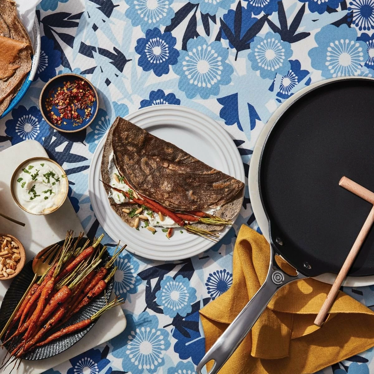 Le Creuset 11" Crepe Pan With Rateau | Toughened Nonstick Pro - Image 3