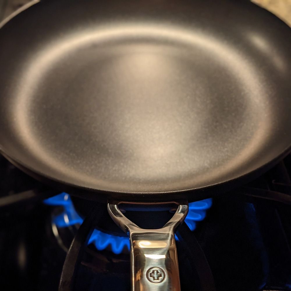Swiss Diamond | Hard Anodized Induction 12" Nonstick Frypan 4 Swiss Diamond | Hard Anodized Induction 12" Nonstick Frypan - Image 2