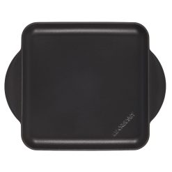Le Creuset 9.5" Square Signature Enameled Cast Iron Griddle Pan | Licorice 3 Le Creuset 9.5" Square Signature Enameled Cast Iron Griddle Pan | Licorice -STAUB Shop licgriddle2