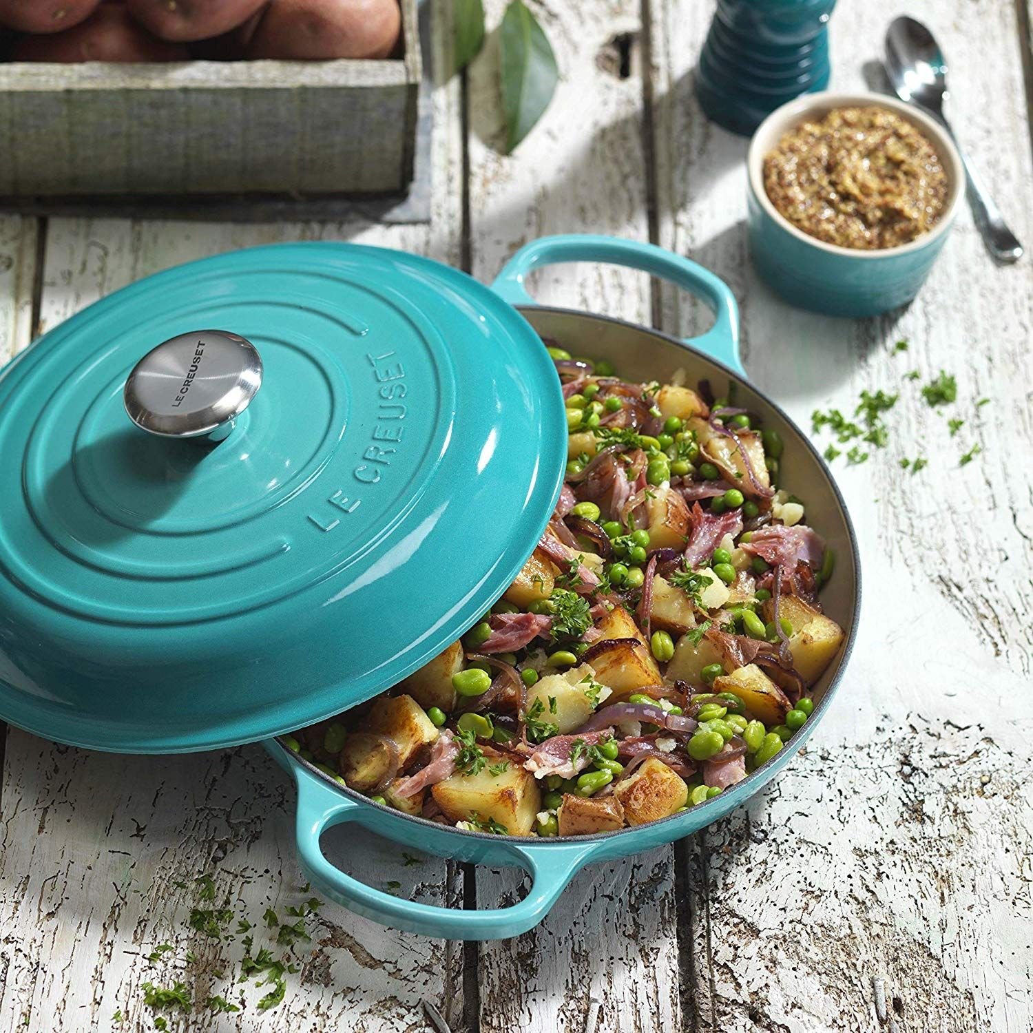 Le Creuset 2.25 Qt. Signature Enameled Cast Iron Braiser with Stainless Steel Knob | Caribbean Blue Le Creuset 2.25 Qt. Signature Enameled Cast Iron Braiser With Stainless Steel Knob | Caribbean Blue -STAUB Shop lifecar1