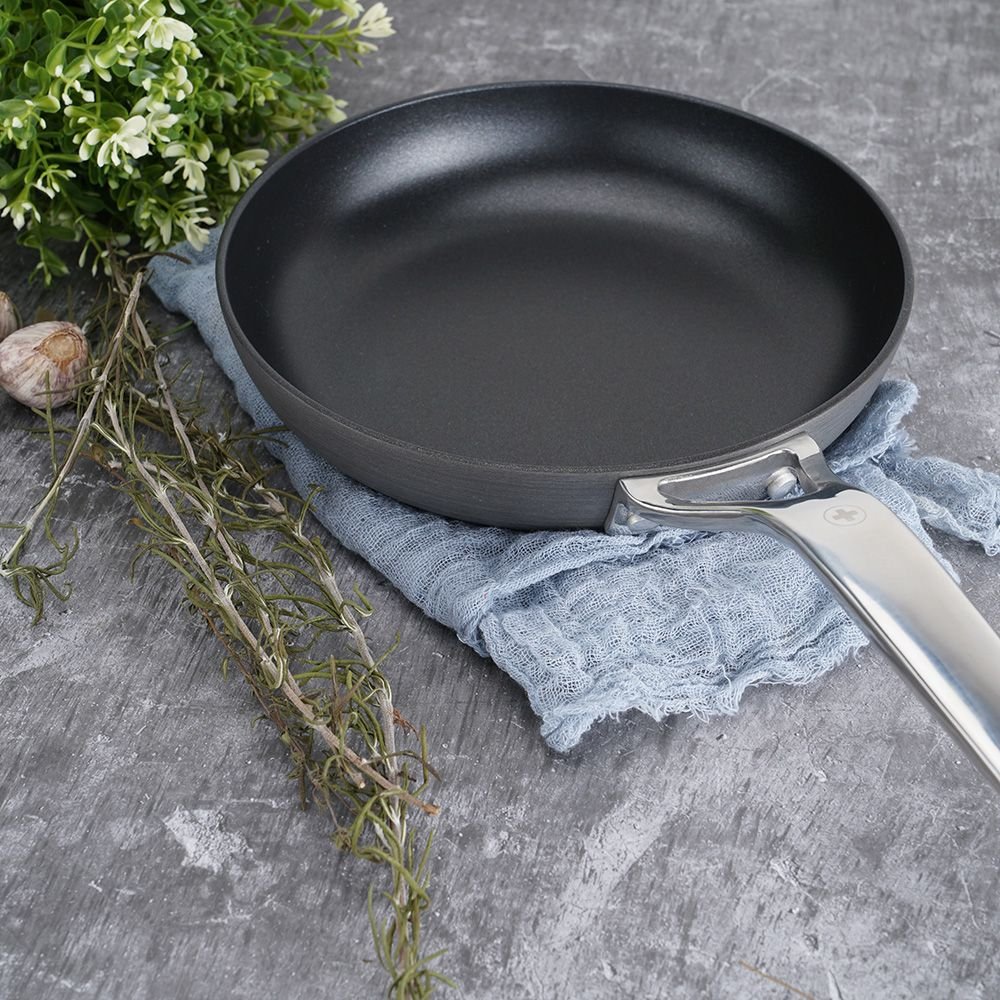 Swiss Diamond | Hard Anodized Induction 12" Nonstick Frypan 5 Swiss Diamond | Hard Anodized Induction 12" Nonstick Frypan - Image 3