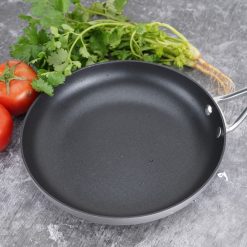 Swiss Diamond | Hard Anodized 10" Nonstick Frypan -STAUB Shop lifestyle4 1