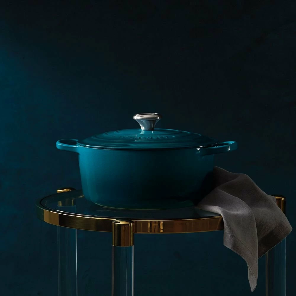 Le Creuset 5.5 Qt. Round Signature Cast Iron Dutch Oven With Stainless Steel Knob | Deep Teal - Image 7