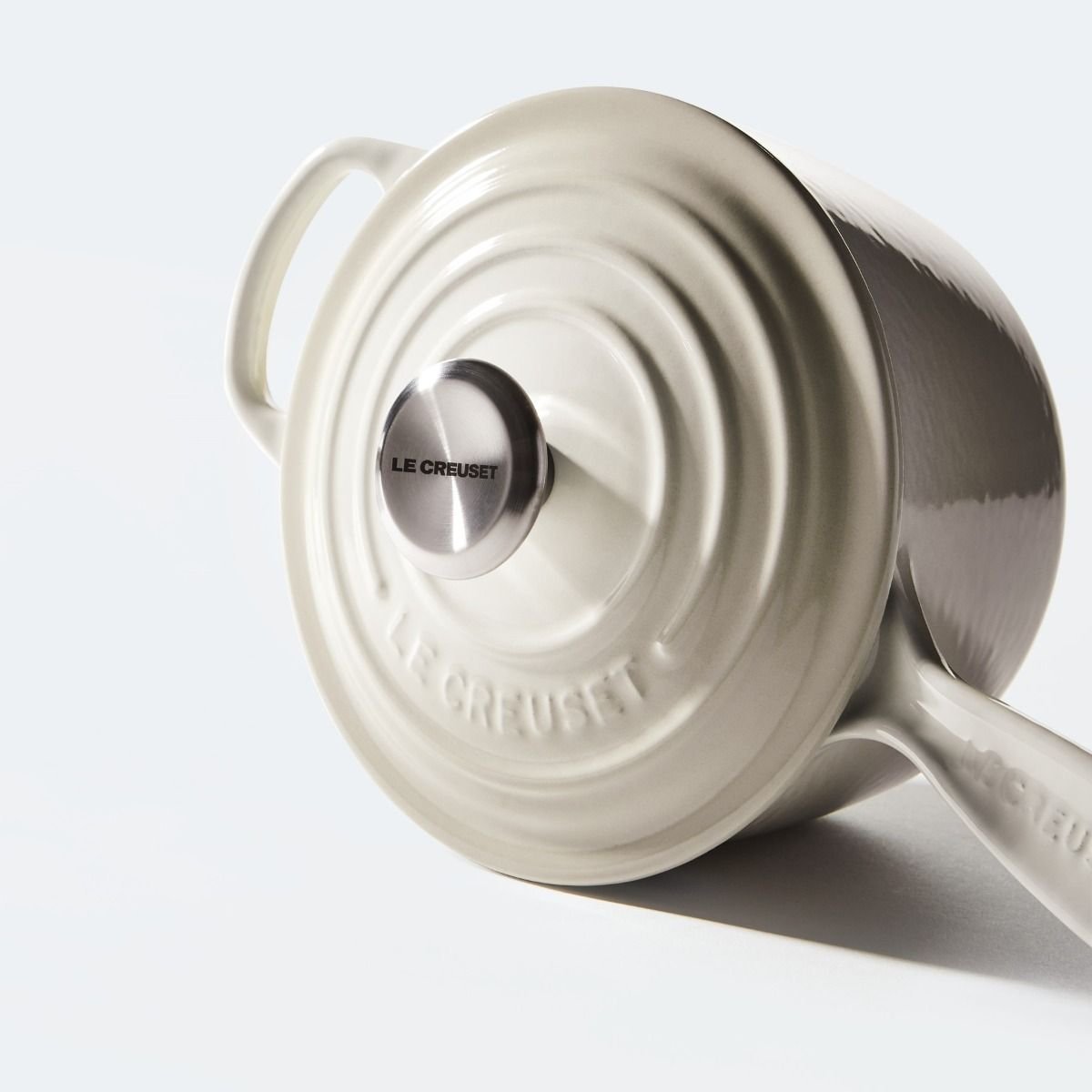 Le Creuset 2.25 Qt. Signature Enameled Cast Iron Saucepan with Stainless Steel Knob | Meringue White Le Creuset 2.25 Qt. Signature Enameled Cast Iron Saucepan With Stainless Steel Knob | Meringue White -STAUB Shop mer2 1