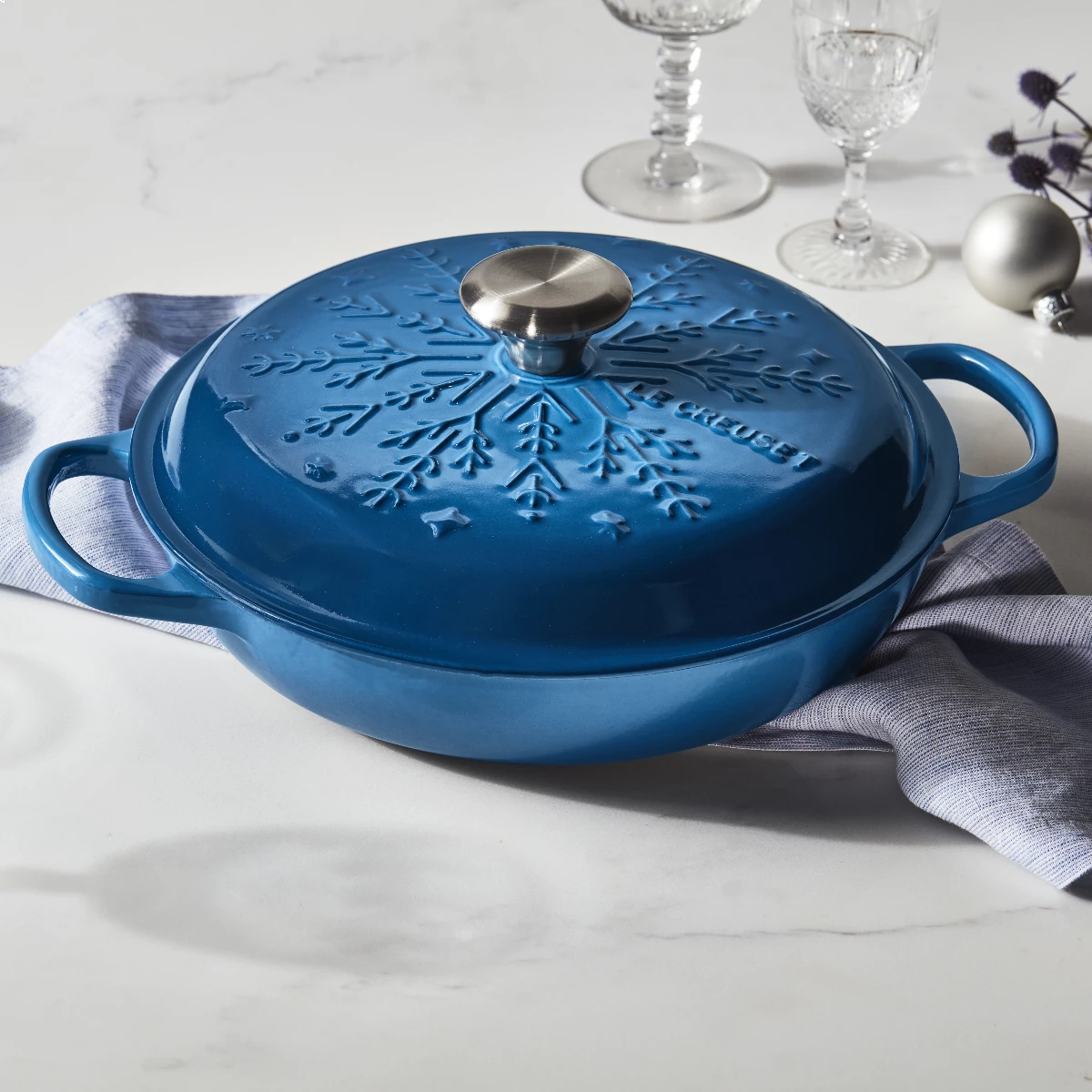 Le Creuset 2.25 Qt. Signature Braiser With Stainless Steel Knob | Noel (Marseille Blue) - Image 5