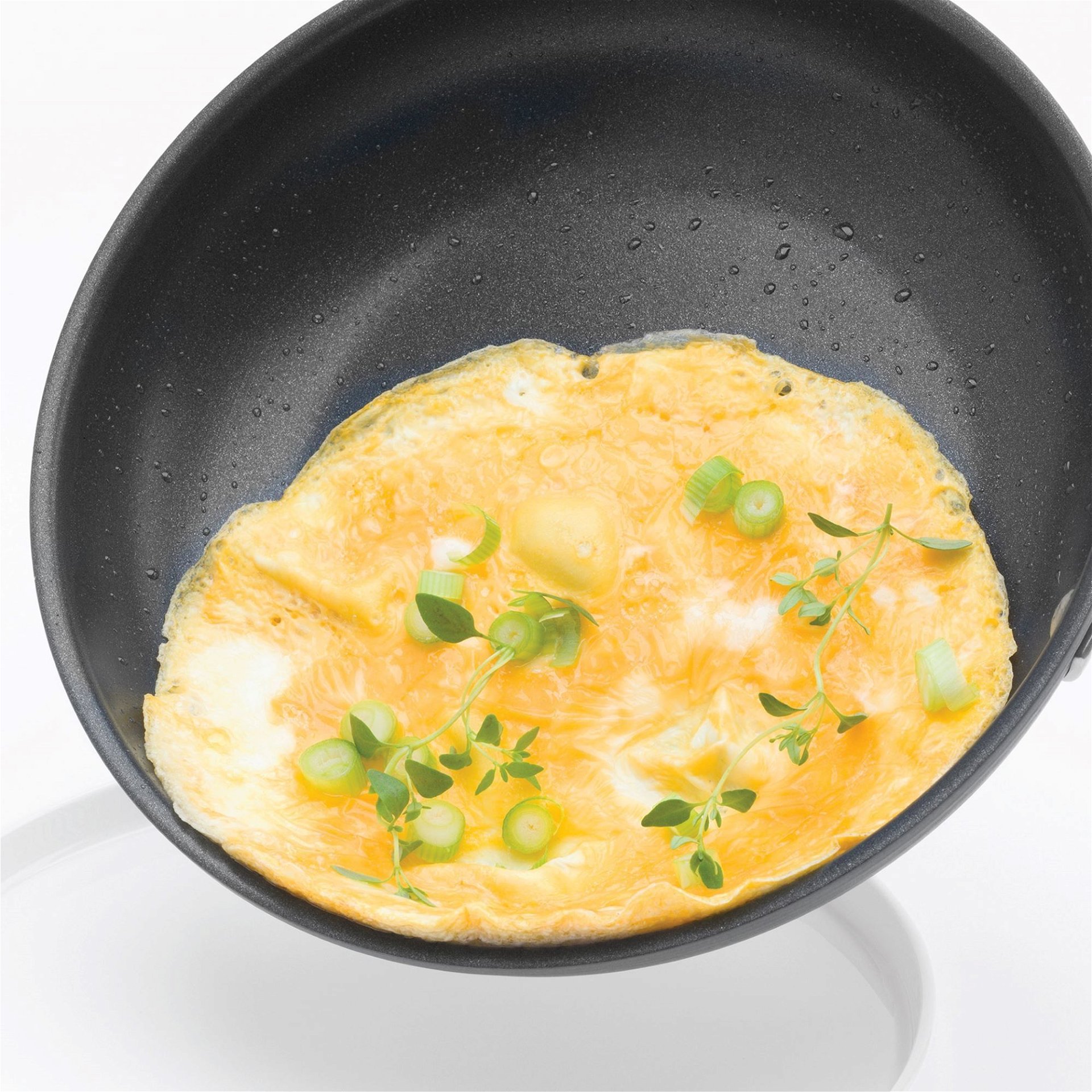 OXO Nonstick Pro | 12” Frypan 4 OXO Nonstick Pro | 12” Frypan - Image 2