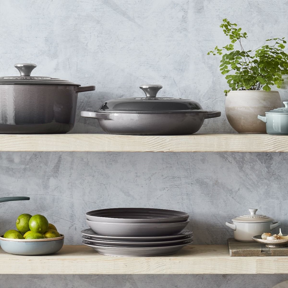 Le Creuset 2.25 Qt. Signature Enameled Cast Iron Braiser with Stainless Steel Knob | Oyster Grey Le Creuset 2.25 Qt. Signature Enameled Cast Iron Braiser With Stainless Steel Knob | Oyster Grey -STAUB Shop oyster 8