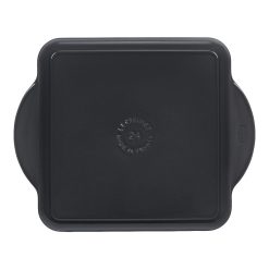 Le Creuset 9.5" Square Signature Enameled Cast Iron Grill Pan | Oyster Grey 3 Le Creuset 9.5" Square Signature Enameled Cast Iron Grill Pan | Oyster Grey -STAUB Shop oystergrill2