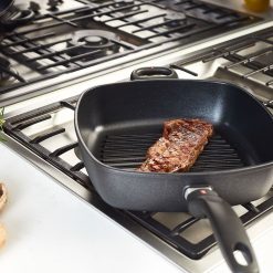 Swiss Diamond | XD Deep Square Grill Pan - 11" X 11" 4 Swiss Diamond | XD Deep Square Grill Pan - 11" X 11" -STAUB Shop pan3