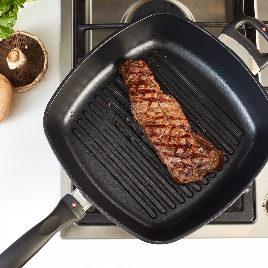Swiss Diamond | XD Deep Square Grill Pan - 11" x 11" Swiss Diamond | XD Deep Square Grill Pan - 11" X 11" -STAUB Shop pan5