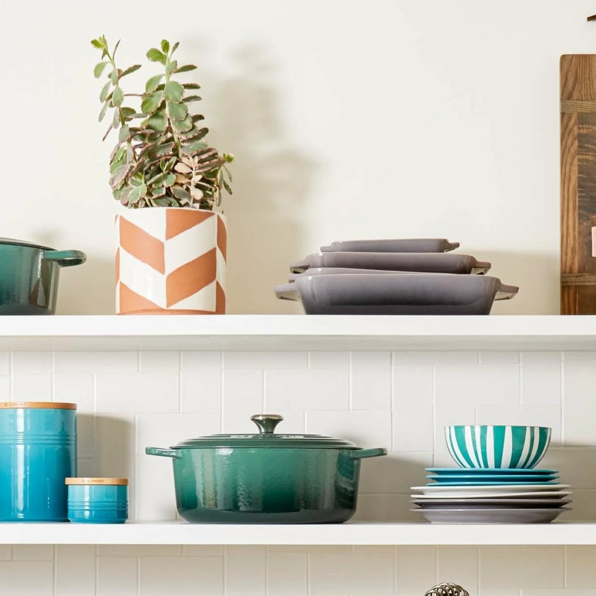 Le Creuset 4.5 Qt. Round Signature Dutch Oven With Stainless Steel Knob | Artichaut - Image 5