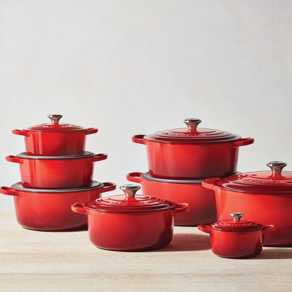 Le Creuset 3.5 Qt. Round Signature Dutch Oven With Stainless Steel Knob | Cerise/Cherry Red 7 Le Creuset 3.5 Qt. Round Signature Dutch Oven With Stainless Steel Knob | Cerise/Cherry Red - Image 5