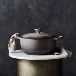 Le Creuset 5.5 Qt. Round Signature Dutch Oven With Stainless Steel Knob | Oyster Grey 11 Le Creuset 5.5 Qt. Round Signature Dutch Oven With Stainless Steel Knob | Oyster Grey -STAUB Shop rs8920 180820 lecreuset oysterrdo 0379 silver