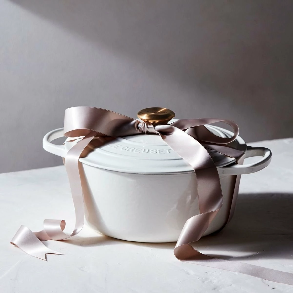 Le Creuset 3.5 Qt. Round Signature Dutch Oven With Stainless Steel Knob | White - Image 2