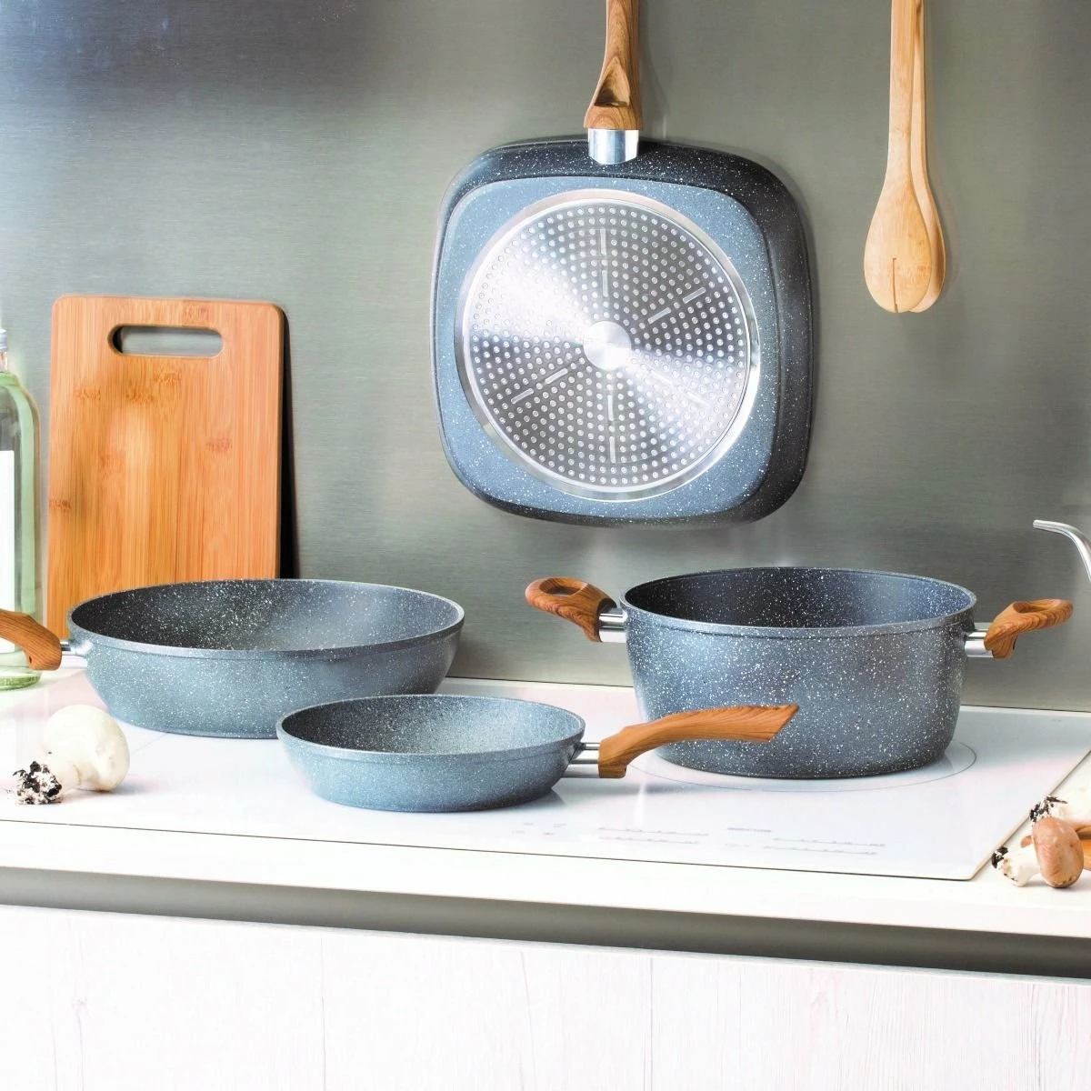 Tognana 11" Square Grill Pan | Stone & Wood Style - Image 5