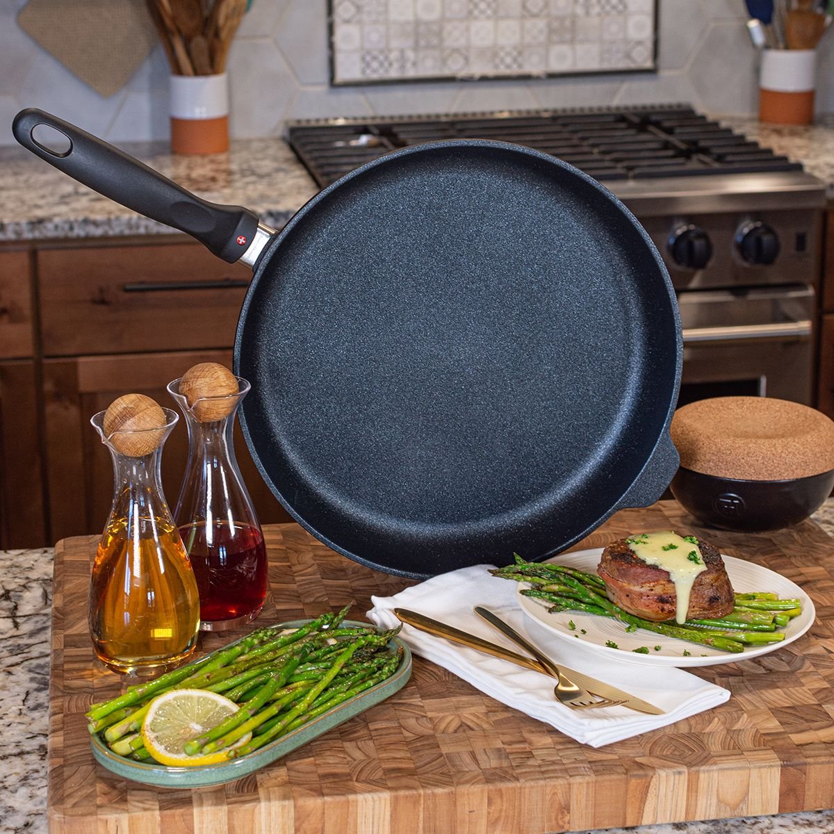 Swiss Diamond | XD Fry Pan - 12.5" Swiss Diamond | XD Fry Pan - 12.5" -STAUB Shop swiss diamond lifestyles square 0011 swiss diamond lifestyles 2022 3243