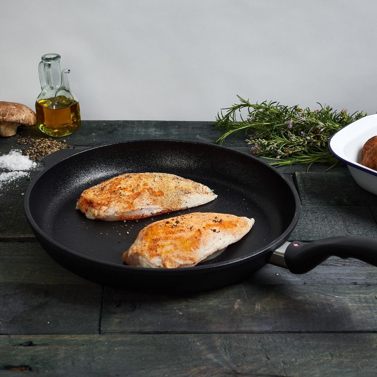 Swiss Diamond | XD Fry Pan - 12.5" Swiss Diamond | XD Fry Pan - 12.5" -STAUB Shop swiss1 2