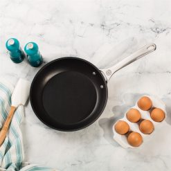 Le Creuset 9.5" Fry Pan | Toughened Nonstick Pro 9 Le Creuset 9.5" Fry Pan | Toughened Nonstick Pro -STAUB Shop tnsp2200 24f