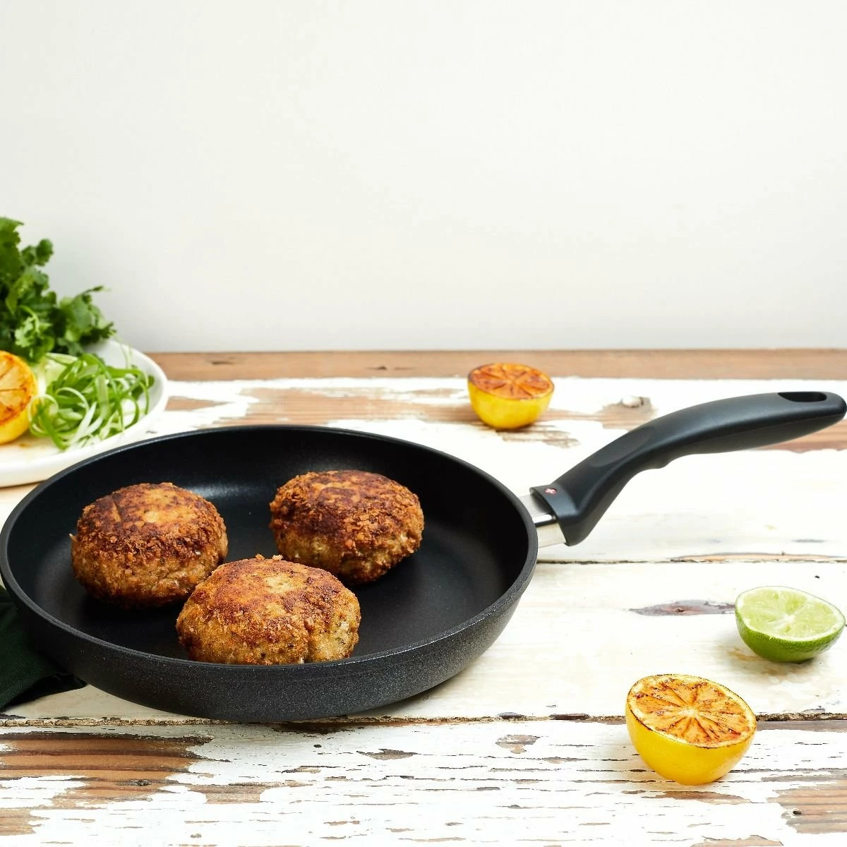 Swiss Diamond | XD Fry Pan With Lid - 9.5" - Image 4