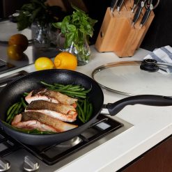 Swiss Diamond | HD Oval Fry Pan With Lid - 15" X 10.25" -STAUB Shop xd6538c v6